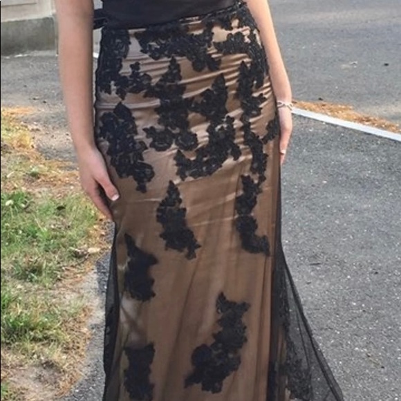 Custom Lace Gown Size 4 Evening/Prom/Pagaent Dress - Picture 16 of 16